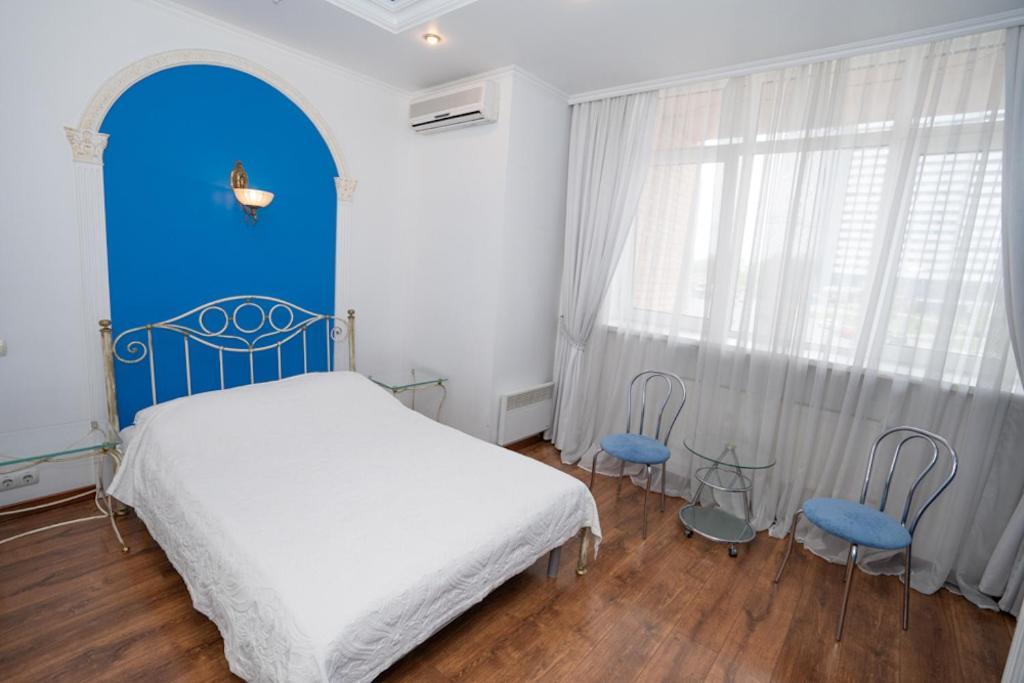 Hotel Piano Kiev Bagian luar foto